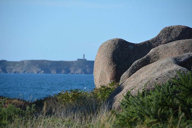 Cote de Roses Wine Review: Sip the Beauty of Rosé 3 3. Crisp and Refreshing: Indulge in the Vibrant Flavors of Cote de Roses Rosé