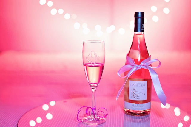 4. The Perfect Balance of Sweetness and Fizz: Unraveling the Harmonious Combination of Pink Champagne and Cake